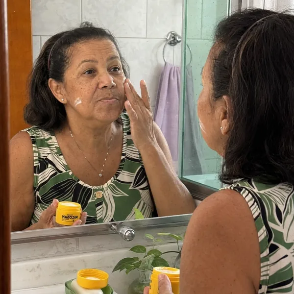 Cliente MICOSAN Original usando os produtos