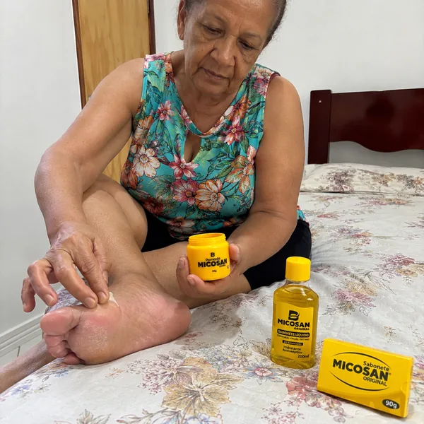 Cliente MICOSAN Original usando os produtos